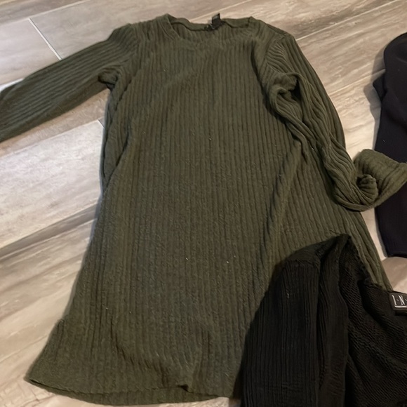 Bundle of 3 sweater tops - Picture 7 of 7